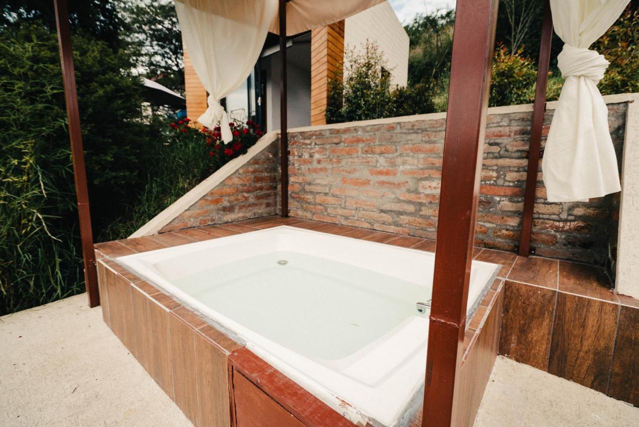 Nayon Xtreme Valley Hotell Quito Eksteriør bilde